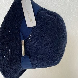 Charming Charlie navy/light blue crocheted knitted bucket hat for all seasons